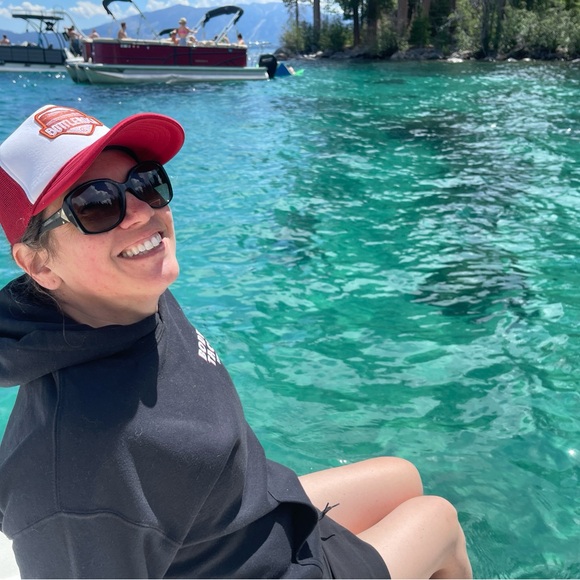 Meet your Posher, Jennifer - Picture 3 of 15